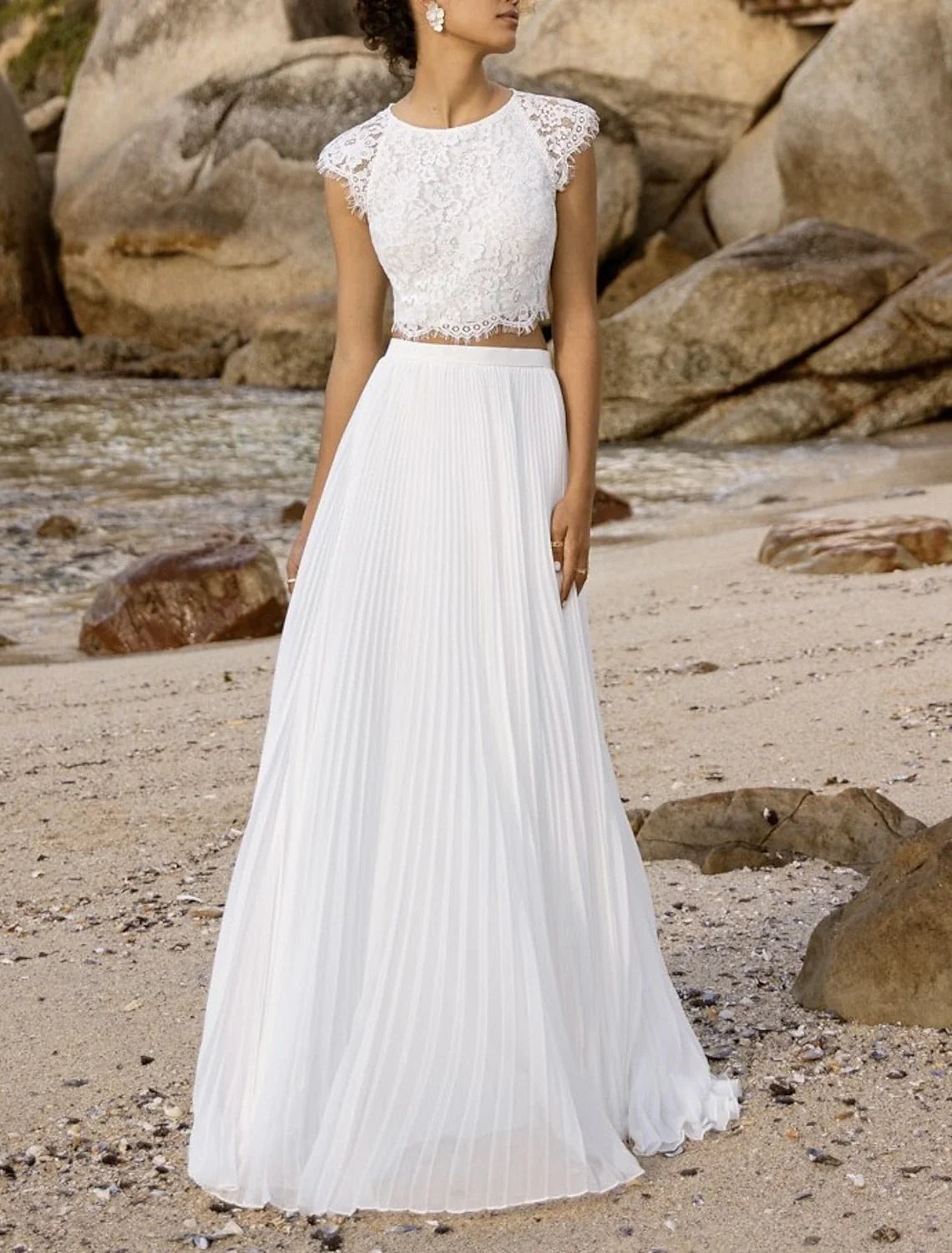 Beach Boho Wedding Dresses Two Piece Scoop Neck Sleeveless Floor Length Chiffon Bridal Suits Bridal Gowns With Appliques Solid Color Lace Boho Dress