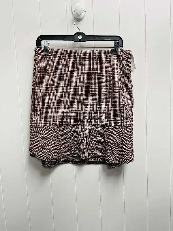 Red Skirt Mini & Short White House Black Market, Size 6 Soft Denim Skirt